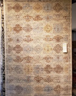 Transitional Decorative Machine-Made Rug *